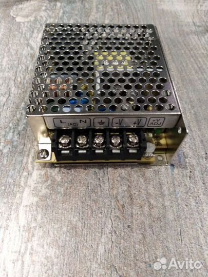 Блоки питания: 12v 8.3a, 12v 16.5a, 15v 2.4a