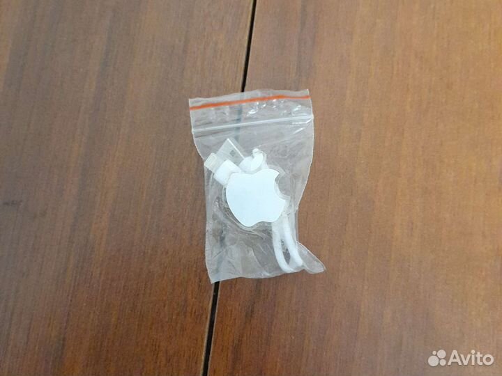 Адаптер и зарядный провод оригинал айфоно