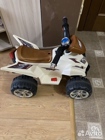 Детский квадроцикл на аккумуляторе