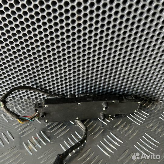 Блок управления стеклоподъемниками Mercedes-Benz C