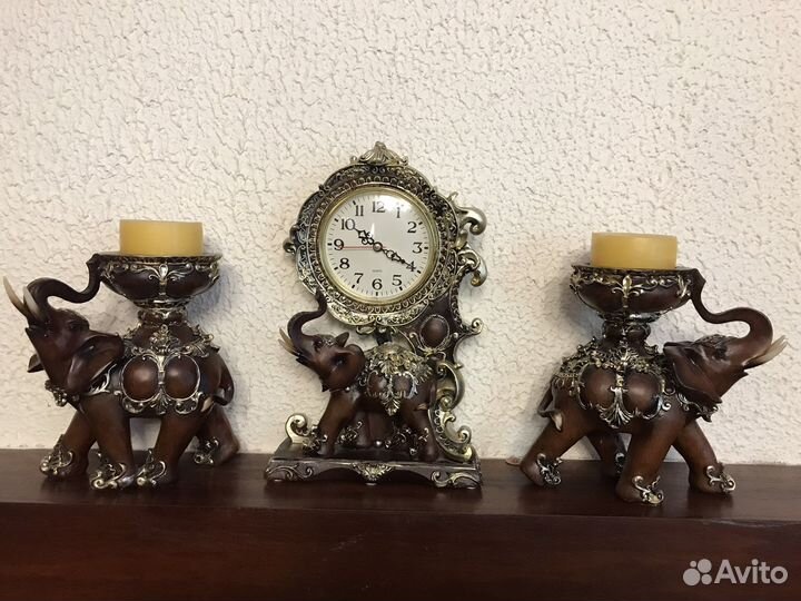 Часы с подсвечниками