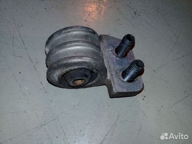 Опора кпп (подушка) 9445335 Volvo S60 V70 XC70 XC9