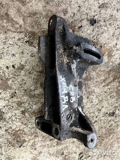 Кронштейн опора крепление Honda CRV rd1 црв