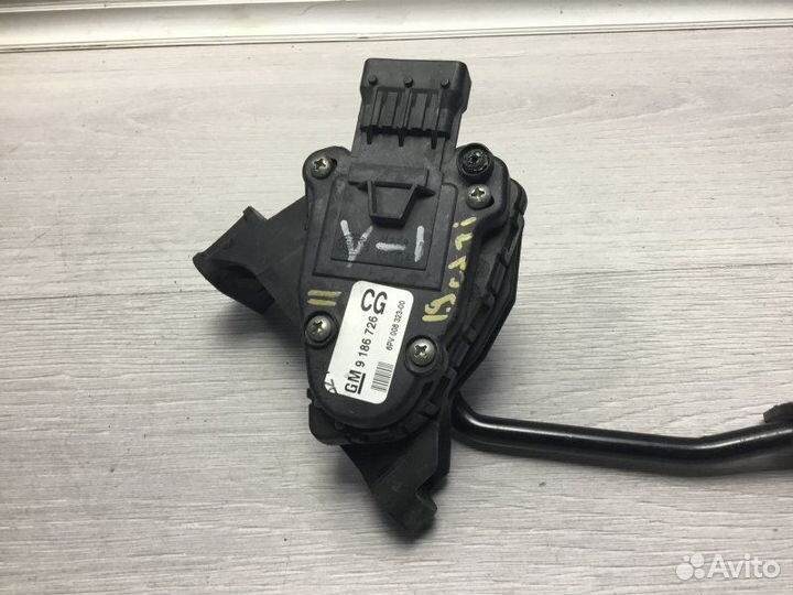 Педаль газа Opel Vectra 1.9 2007