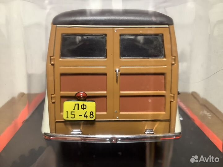 Модель автомобиля Москвич-400-422 1:24 Ашет