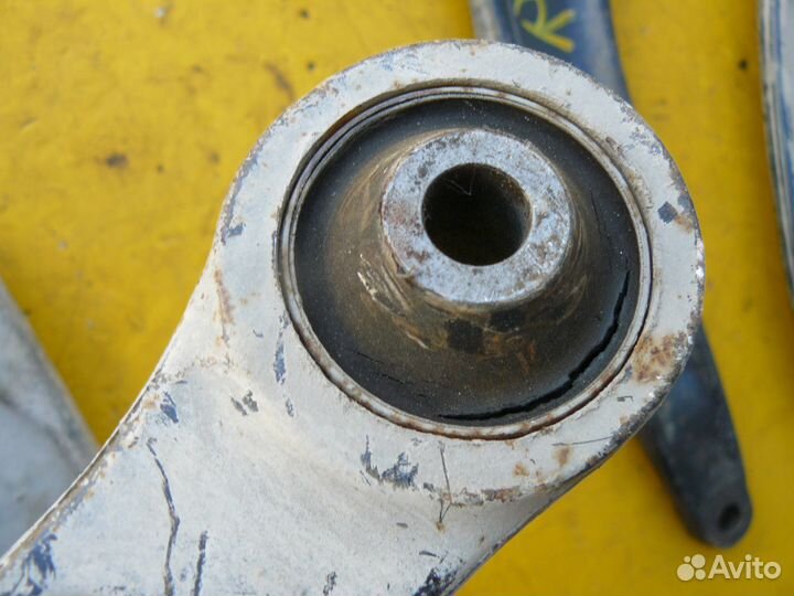 Рычаг передний для Peugeot 308 2010г