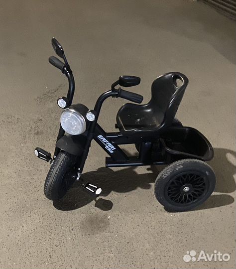 Трехколесный велосипед 