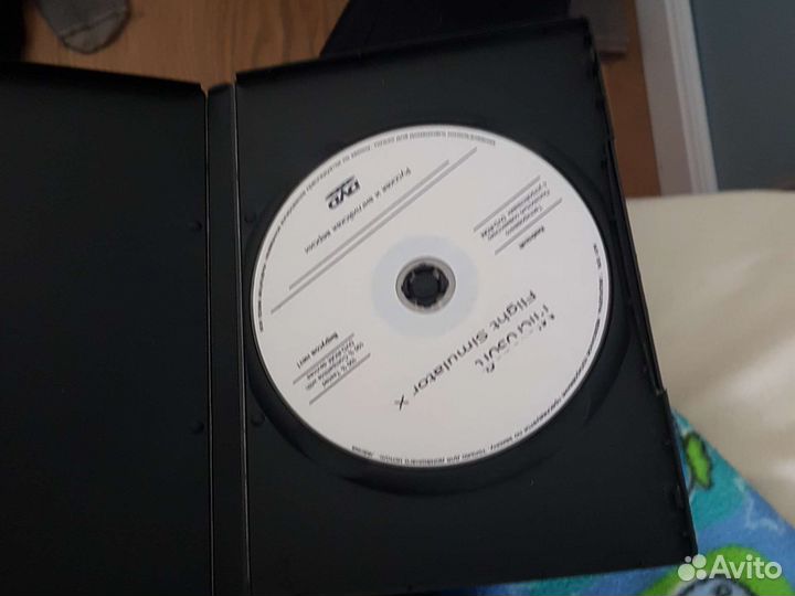 5 дисков 3 с играми 2 с музыкой