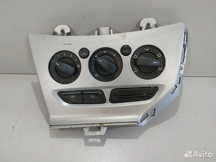Блок управления отопителем Ford Focus 3