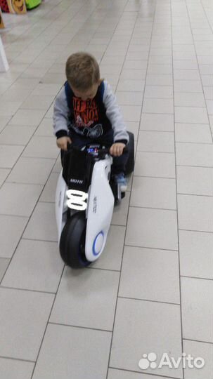 Продам детский электромобиль