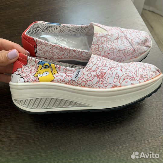 Кроссовки новые