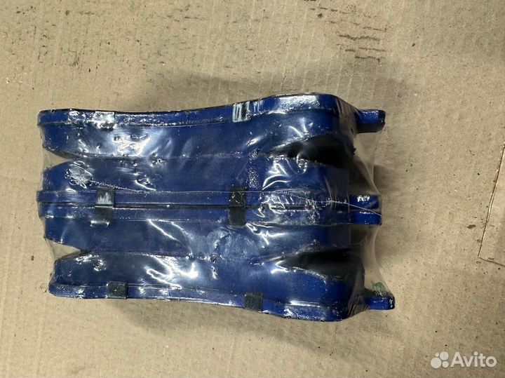 Тормозные колодки передние Sprinter / Crafter