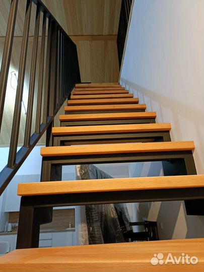 Металический каркас лестницы