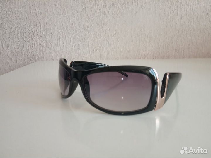 Очки солнцезащитные