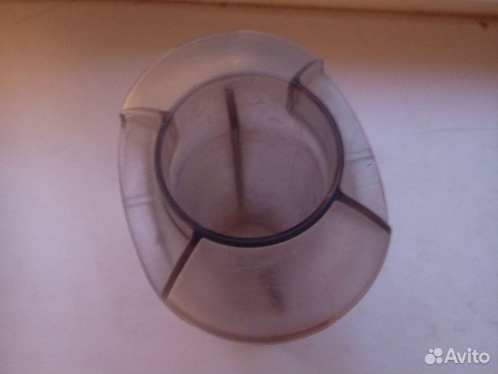 Толкатель в крышку основной чаши комбайна bosch