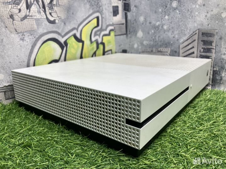 Microsoft Xbox One S 500GB Покупка/Продажа