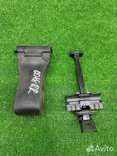 Ограничитель двери задний Volkswagen Golf 7 CJZ