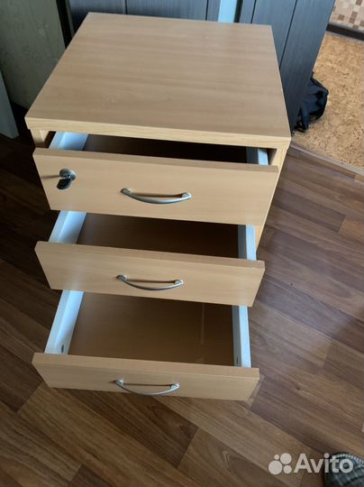 Тумба офисная с ключом