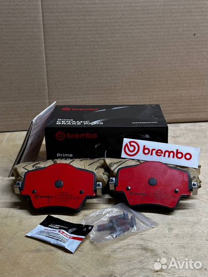 Колодки тормозные передние Brembo P06093