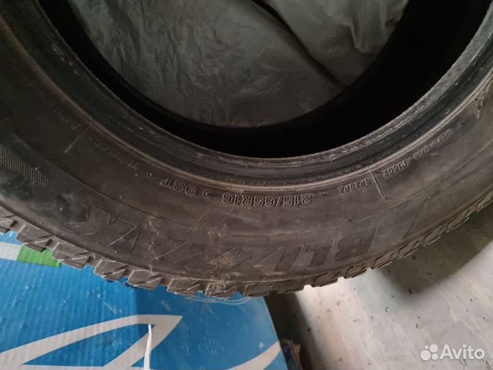 Bridgestone Blizzak Spike-02 SUV 215/65 R16 98T