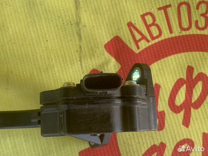 Педаль газа Toyota Rav4 XA30
