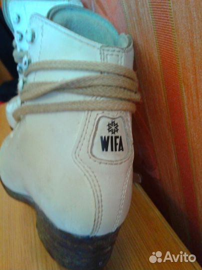 Коньки Wifa р-р 28L (стелька 18,5 см)