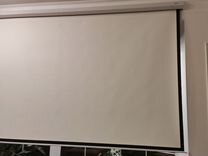 Экран для проектора рулонный 2,5 метра