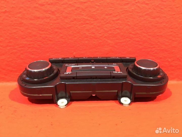 Блок управления климатической установкой Skoda