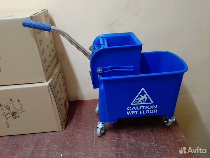 Ведро для уборки с отжимом,на колесиках, 20л