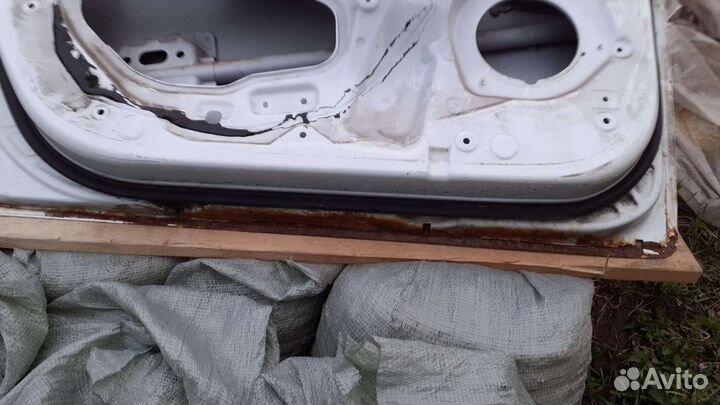 Дверь передняя левая hyundai solaris 2011года