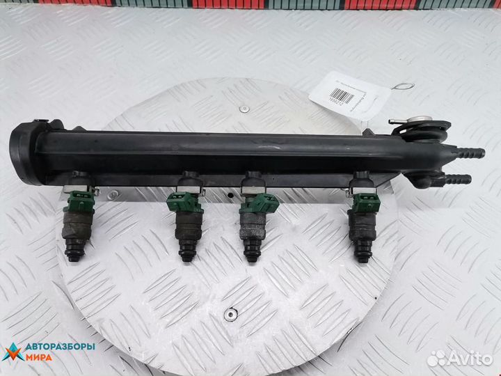 Форсунка Volkswagen Golf 3 2000 037906031AA