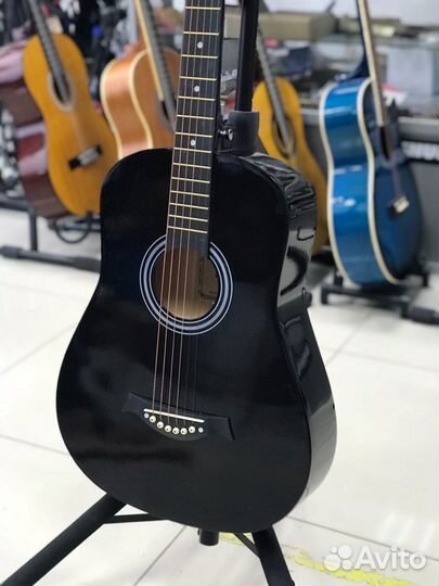 Гитара акустическая, эстрадная лакированная
