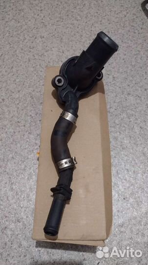 Корпус термостата Chrysler 300C 3,5