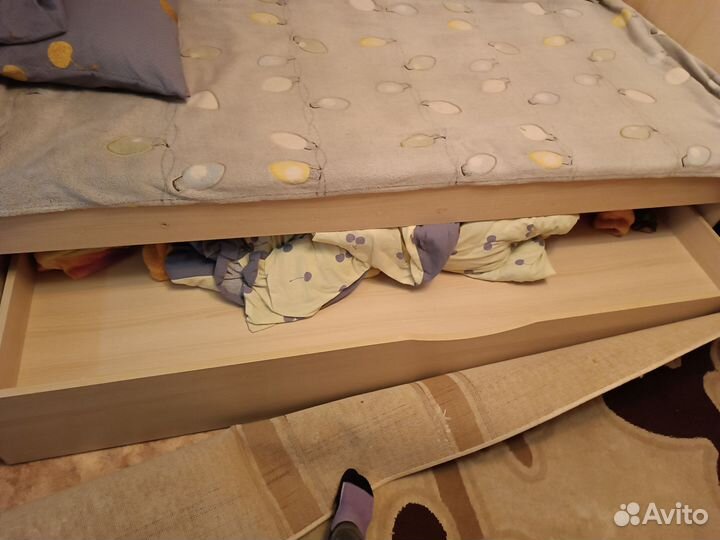 Кровать с матрасом 90 на 200
