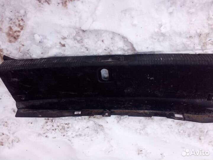 Nissan almera classic пластик замка багажника