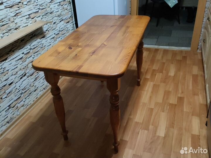 Кухонный стол