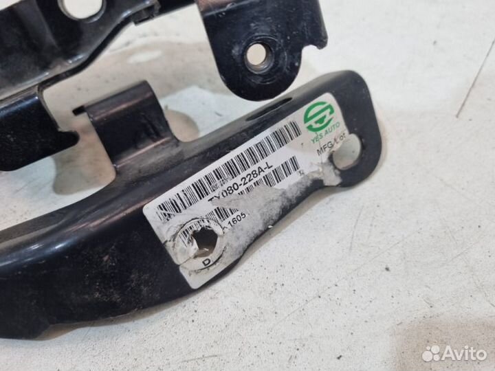 Петля Капота левая Toyota Camry V50