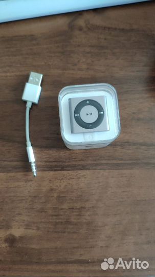 iPod shuffle space gray