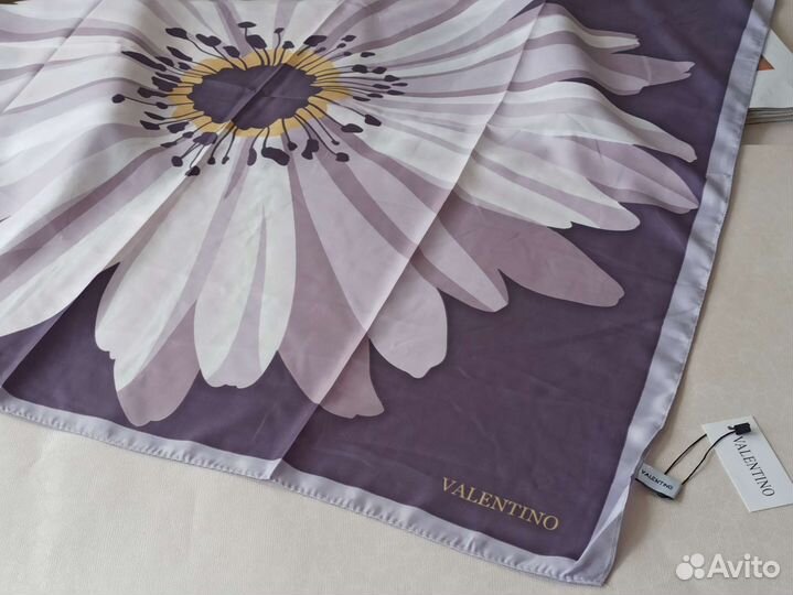 Платок Шелковый Valentino Ромашка новый