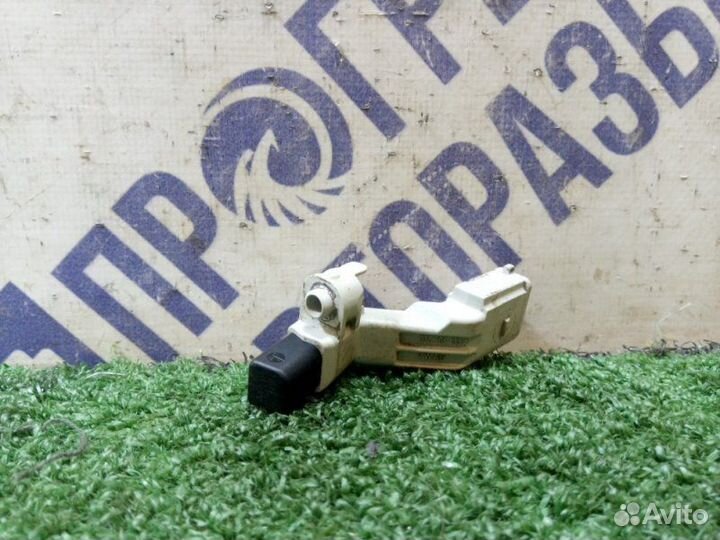 Датчик положения коленвала Volkswagen Polo седан