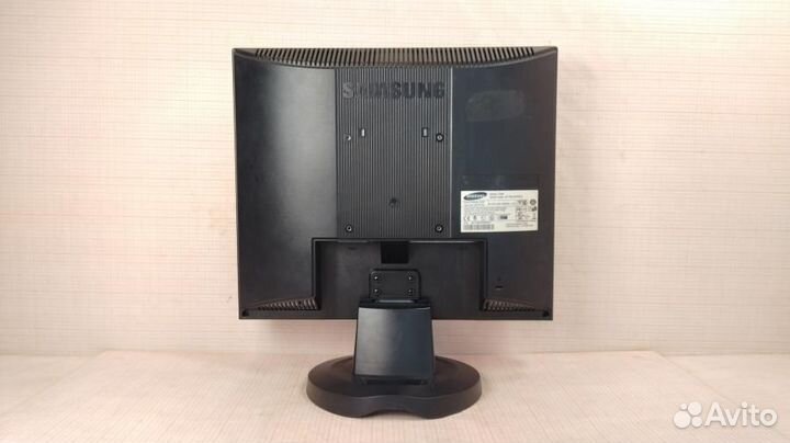 Монитор б/у 17