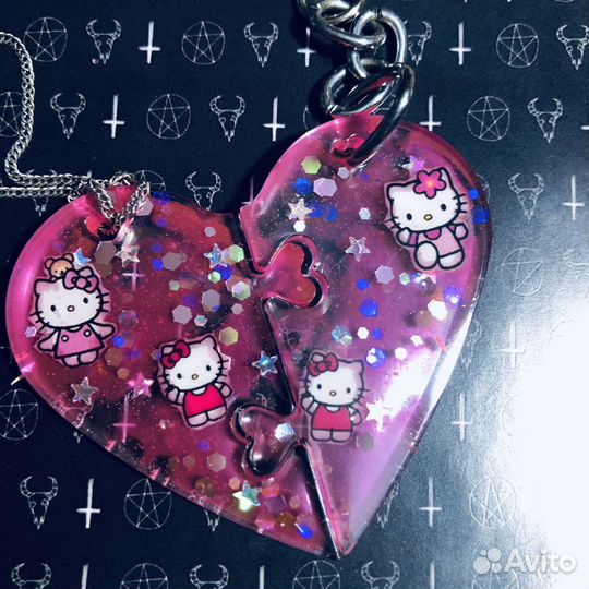 Парные кулоны Hello Kitty и не только