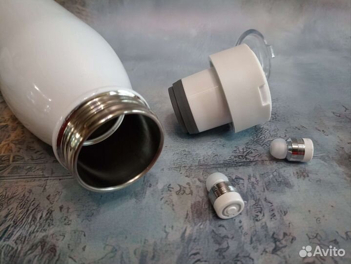 Бутылка для воды с наушниками