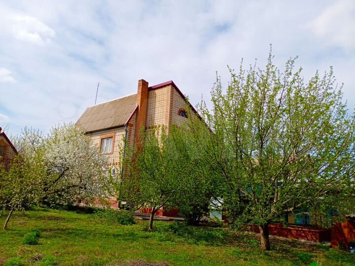 Дом 200 м² на участке 12 сот.