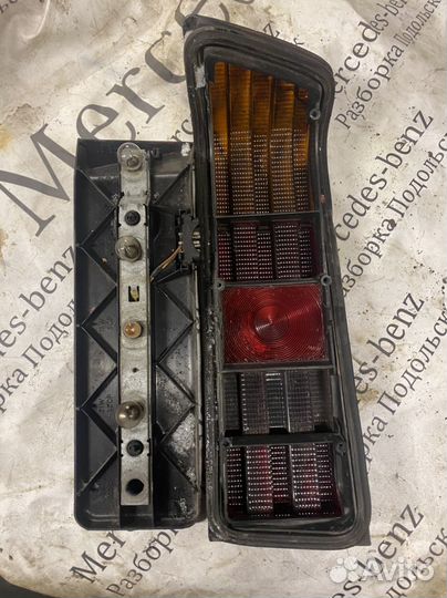 Правый фонарь крашенный mercedes 190 w201