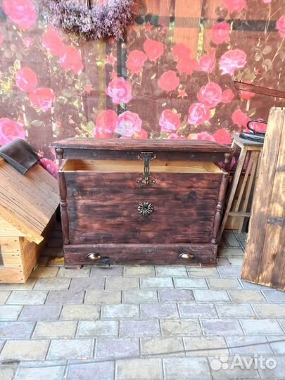 Сундук деревянный старинный