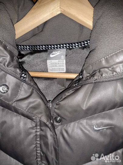 Пуховик Nike 42