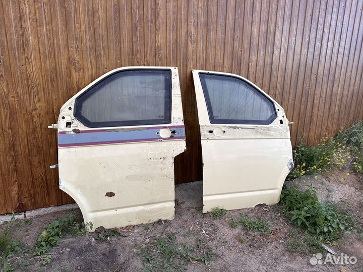 Дверь Volkswagen transporter 2012 год