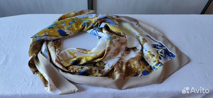 Разные расцветки. Шелковый платок-каре 
