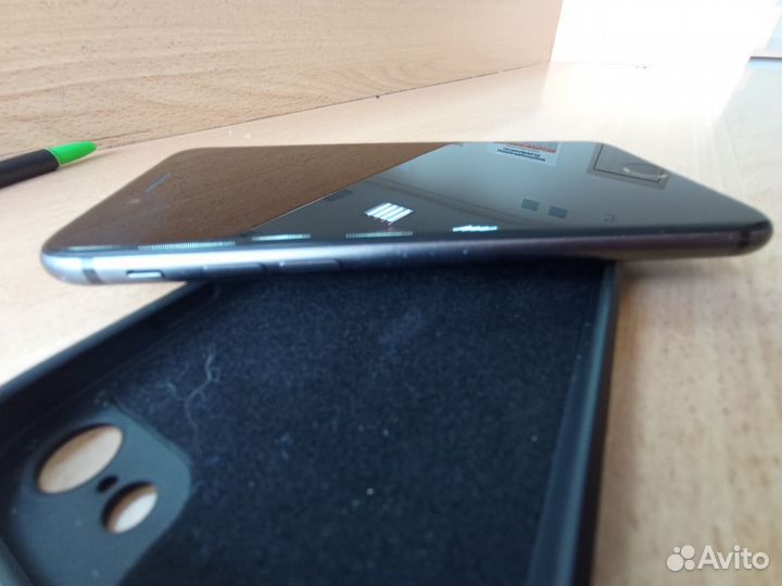 iPhone 8, 64 ГБ